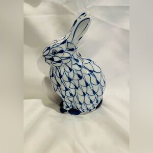 Andrea Sadek Porcelain Bunny Figurine, navy/white fishnet pattern, 5 inches tall